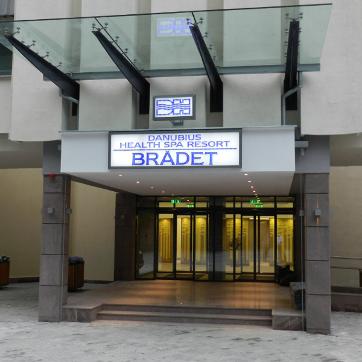 Ferestre si usi din lemn stratificat